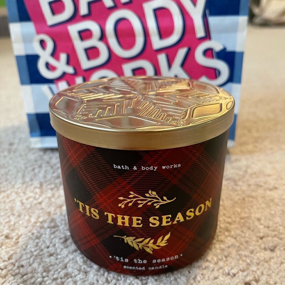 🎅🏼🎄 🆕 Bath & Body Works ‘Tis the Season Candle ⭐️